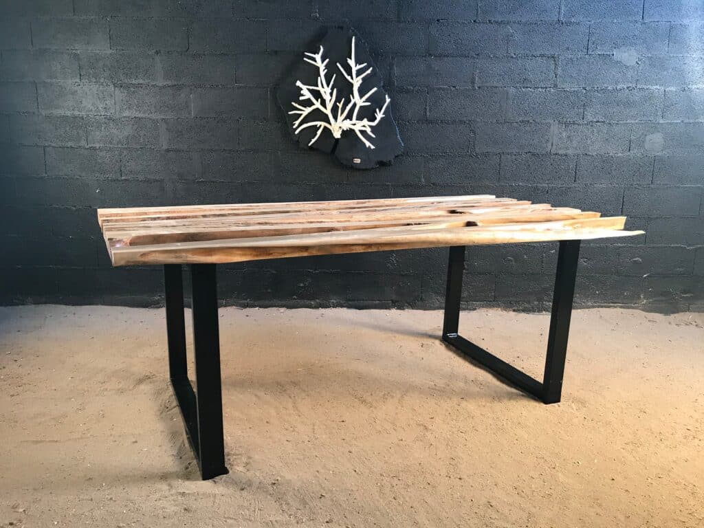 Création d'une table en bois cathédrale
