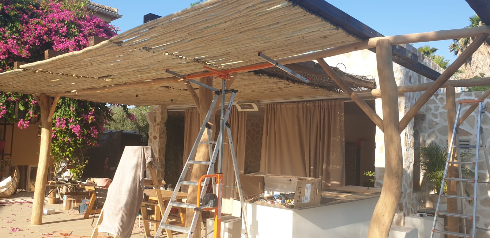 ffdc7961-e9cd-42a3-b8f7-5a9287899ccf