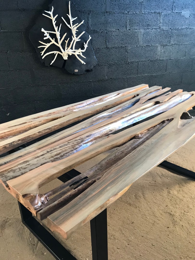 Création d'une table en bois cathédrale – Image 3