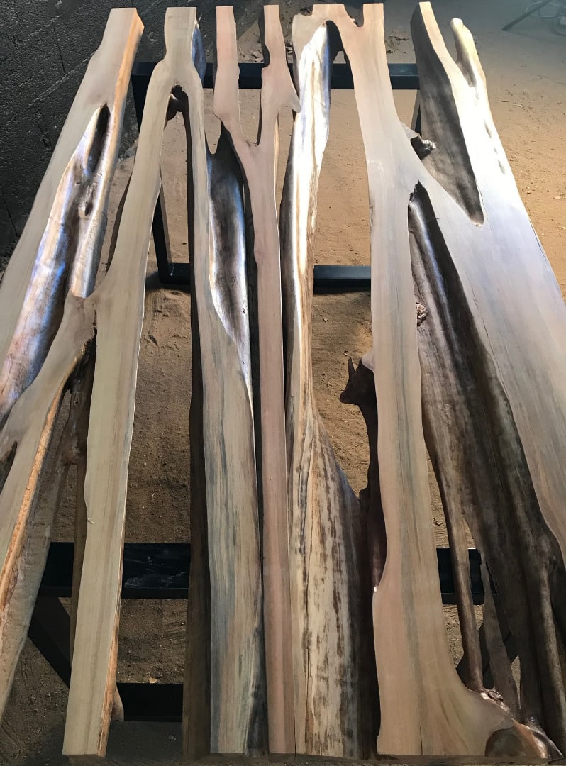 Création d'une table en bois cathédrale – Image 5