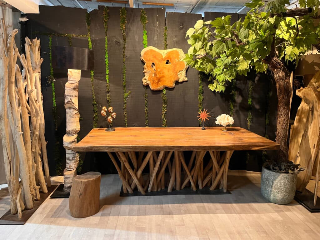 Création d'une Table en bois Africain "mille pattes"