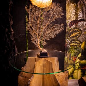 Création d'une table ronde "orange " en planches de bois flotté