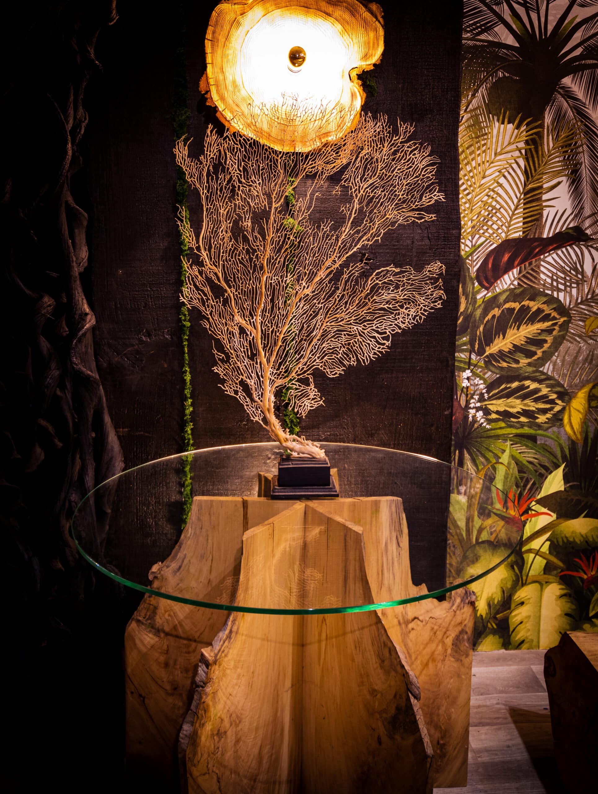 Création d'une table ronde "orange " en planches de bois flotté