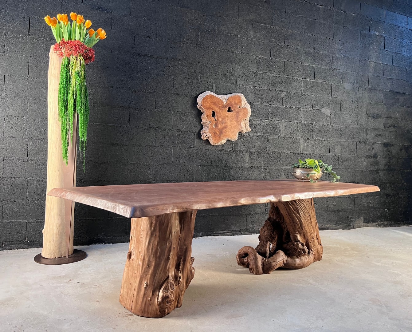 Création d'une table en bois flotté posée sur deux pieds en bois flotté Partager – Image 2