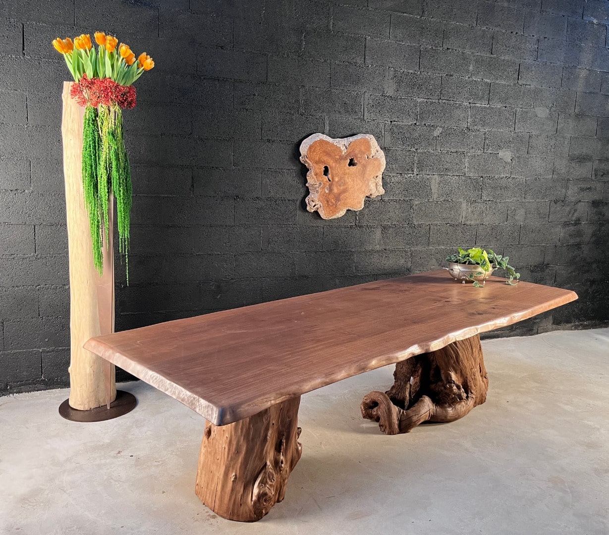 Création d'une table en bois flotté posée sur deux pieds en bois flotté Partager – Image 3
