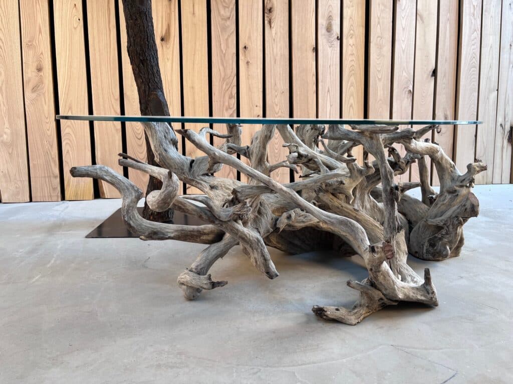 Création d'une table basse en racine africaine