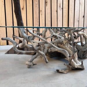 Création d'une table basse en racine africaine