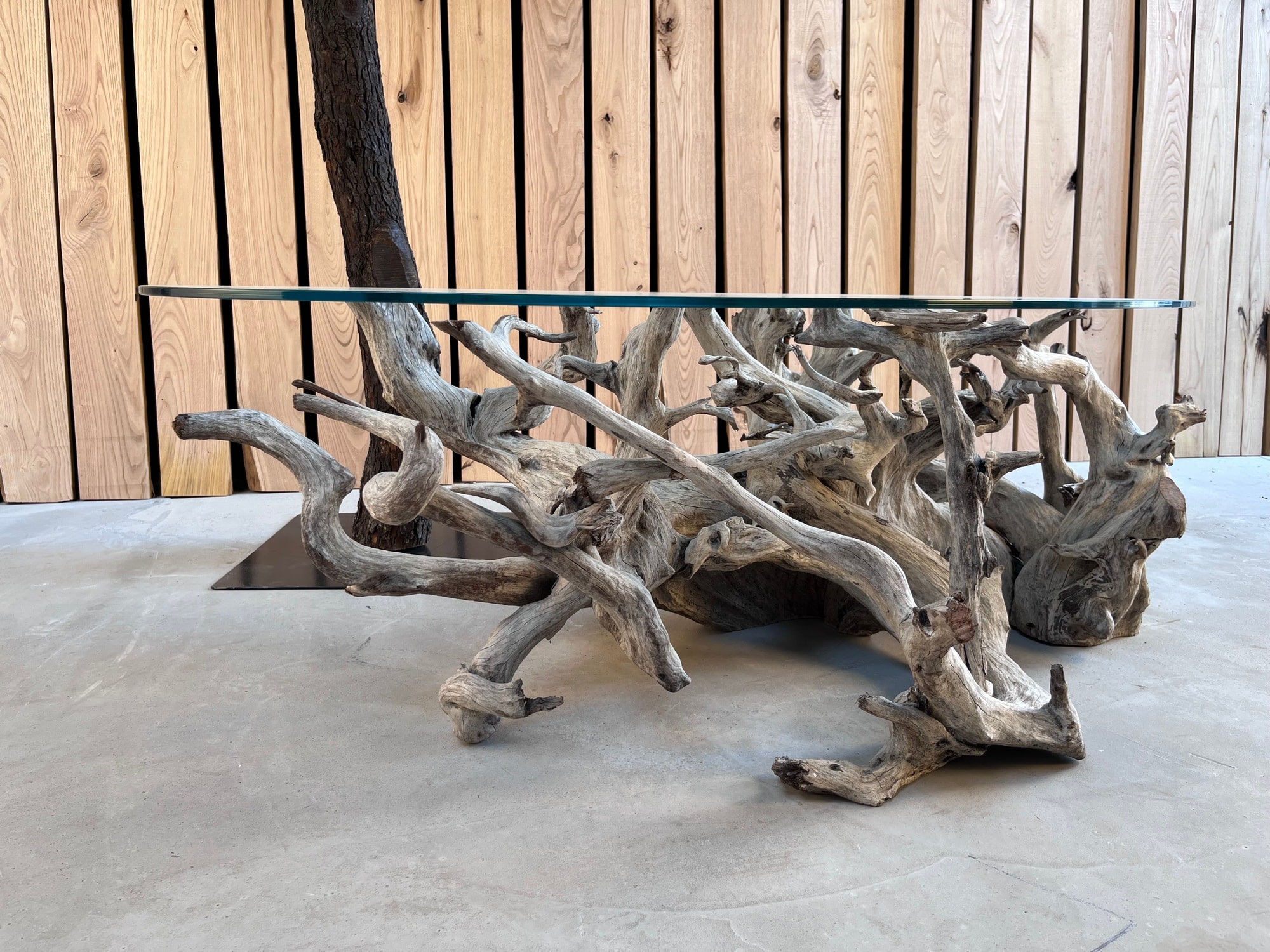 Création d'une table basse en racine africaine