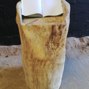 Création d'un pupitre en bois flotté pour restaurant