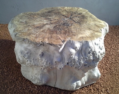 Création d'une table basse en bois flotté avec le plateau verni