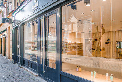 small-guillaume-da-silva-architecte-retail-lille-avril-cosm-tique-bio-bois-flott-metz-2-1-