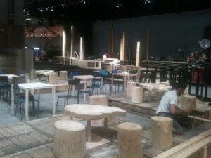 Location de mobilier en bois flotté pour le salon Who’s Next à Paris
