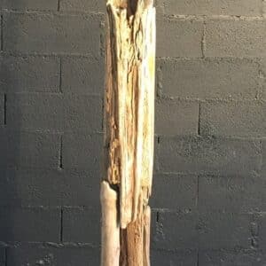 Lampadaire en planches de bois flotté