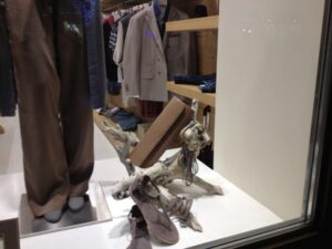 Décoration des vitrines de Brunello Cuccinelli