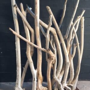 Création d'un paravent en branches de bois flotté