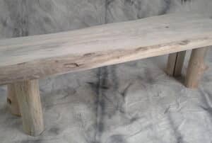Banc en planche de bois flotté