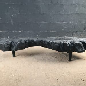 Création d'une table basse en bois flotté brulée