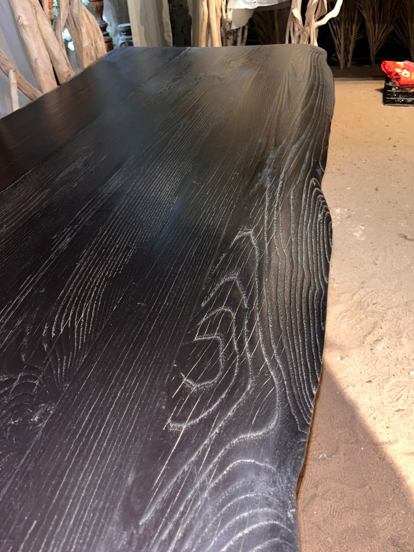 Création de la table zen en chataignier brulé – Image 2